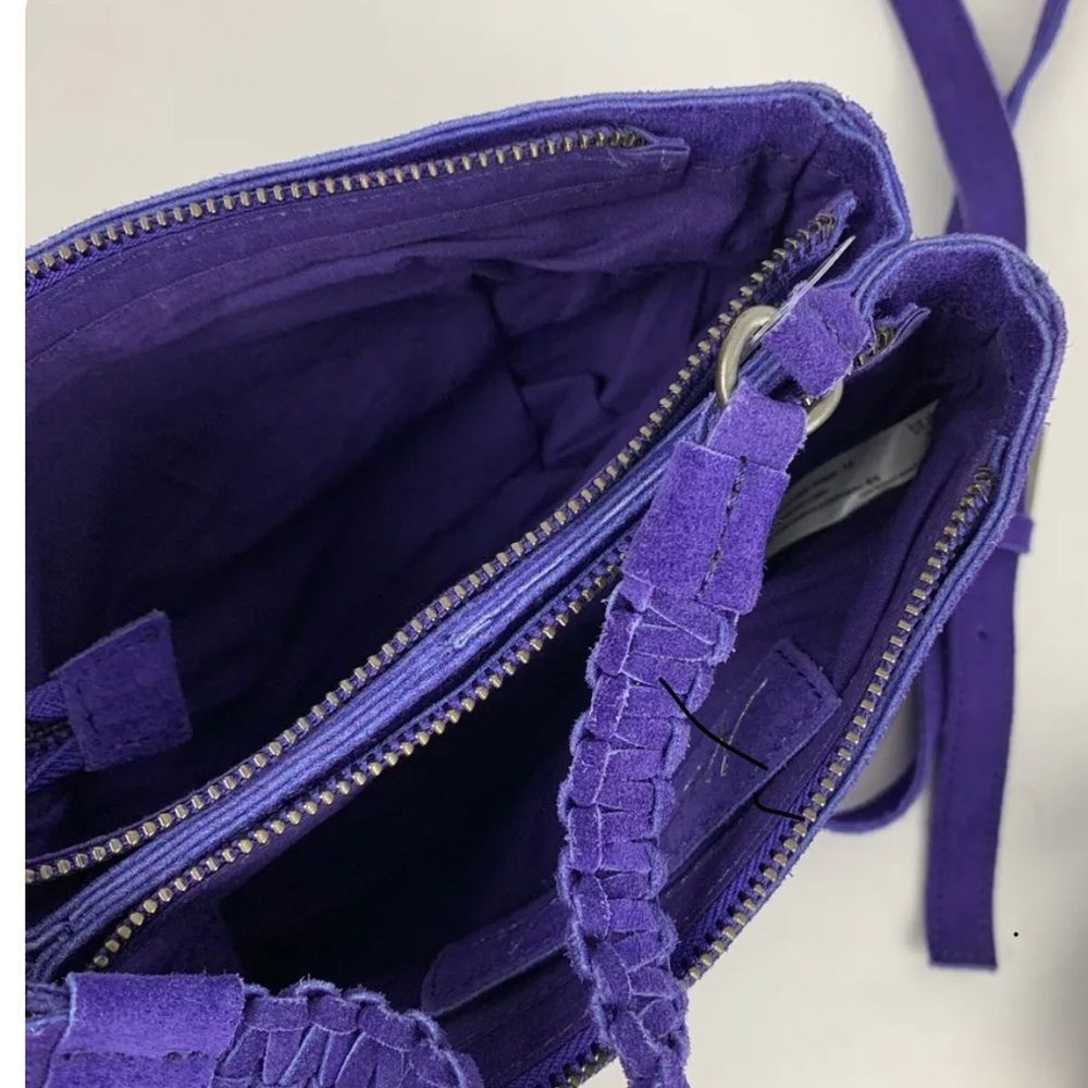 NWOT Free People Cody Crossbody Handbag Purple
Suede Double Zip Purse Bag $78. - Picture 6 of 12